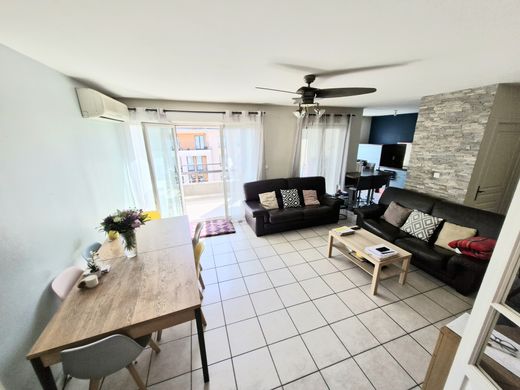 Duplex w Bron, Rhône