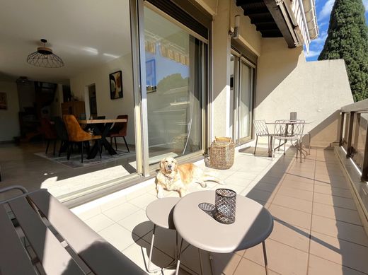 Apartment in Nîmes, Gard