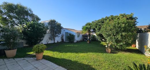 Luxe woning in Ars-en-Ré, Charente-Maritime