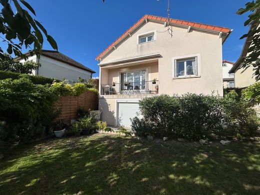 Luxury home in Sucy-en-Brie, Val-de-Marne