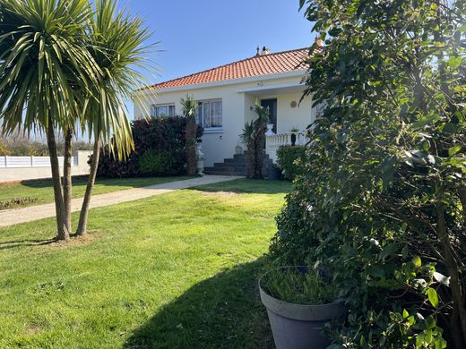 Luxury home in Sainte-Foy, Vendée