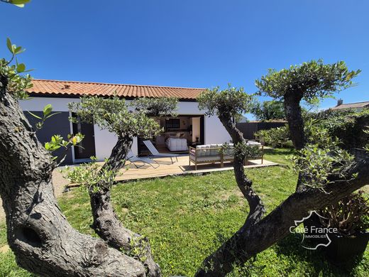 豪宅  Talmont-Saint-Hilaire, Vendée