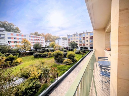 Apartment / Etagenwohnung in Le Vésinet, Yvelines