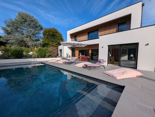 Maison de luxe à Orcines, Puy-de-Dôme