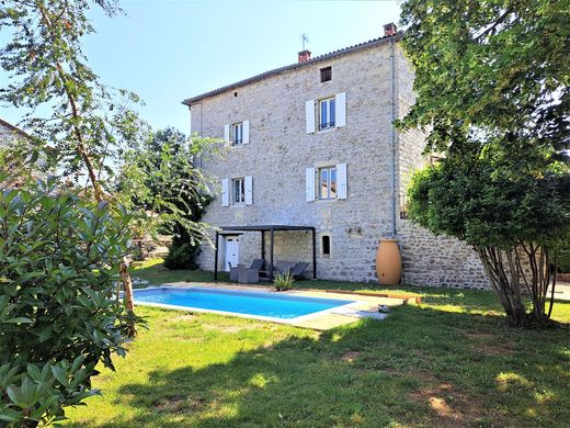 Maison de luxe à Berrias-et-Casteljau, Ardèche