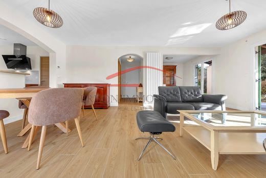 Villa in La Colle-sur-Loup, Alpes-Maritimes