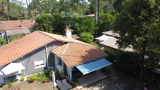 Villa in Lège-Cap-Ferret, Gironde