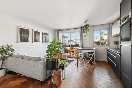 Apartment / Etagenwohnung in Montmartre, Abbesses, Grandes-Carrières, Paris