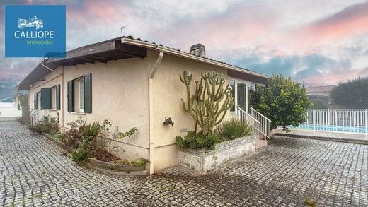 Luxus-Haus in Ludon-Médoc, Gironde