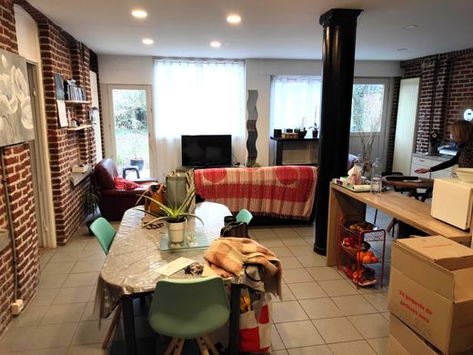 Элитный дом, Halluin, North