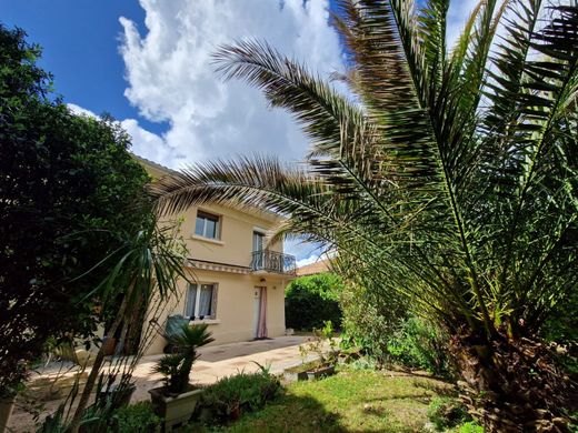 Luxus-Haus in Caudéran, Gironde