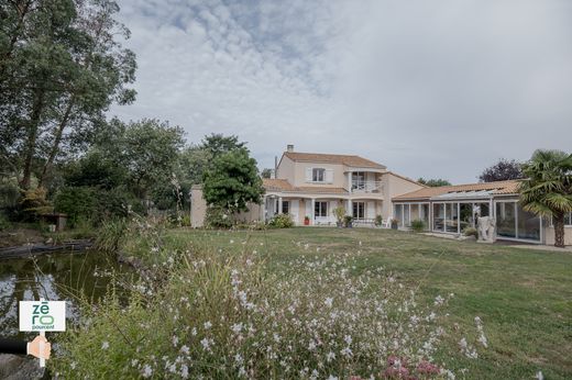 豪宅  Châteauneuf, Vendée