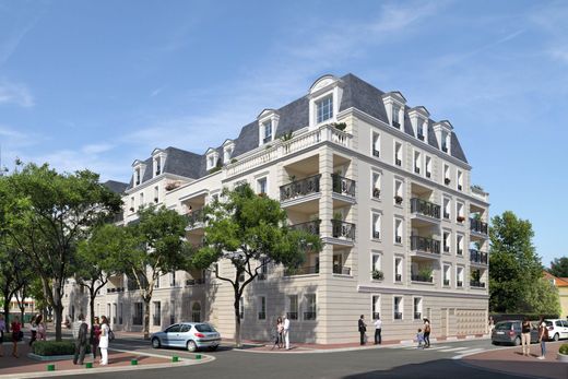 Apartment / Etagenwohnung in Le Plessis-Robinson, Hauts-de-Seine