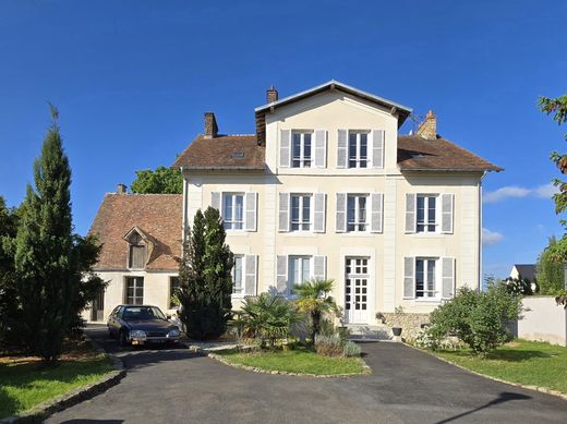 Casa di lusso a Brie-Comte-Robert, Seine-et-Marne