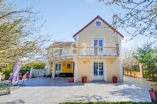 Luxus-Haus in Noisy-le-Sec, Seine-Saint-Denis