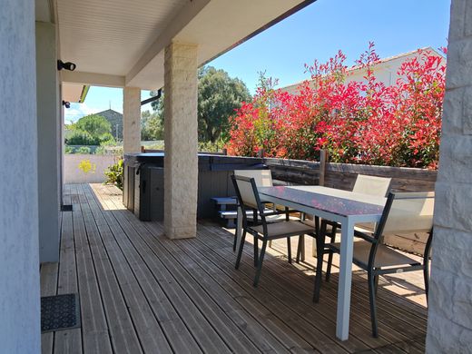 Villa in Prunelli-di-Fiumorbo, Upper Corsica