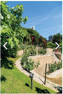 Apartment / Etagenwohnung in Puteaux, Hauts-de-Seine