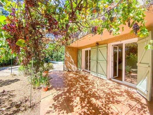 Πολυτελή κατοικία σε La Garde, Var