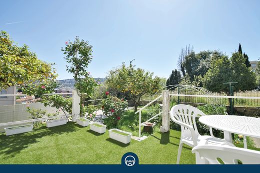Apartment / Etagenwohnung in Nizza, Alpes-Maritimes