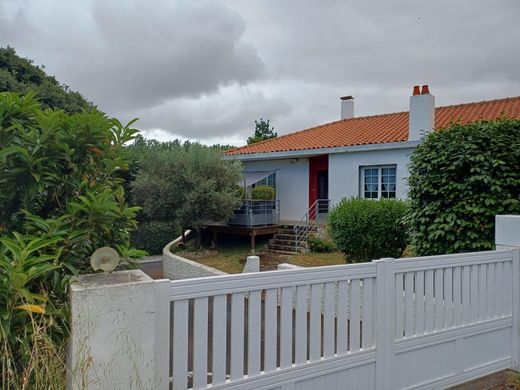 Luxury home in Saint-Gilles-Croix-de-Vie, Vendée