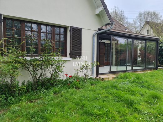 Luxe woning in Bièvres, Essonne