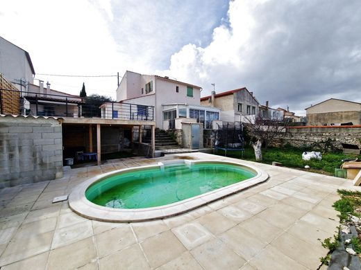 Luxury home in Les Pennes-Mirabeau, Bouches-du-Rhône
