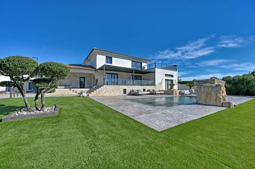 Villa in Saint-Siffret, Gard
