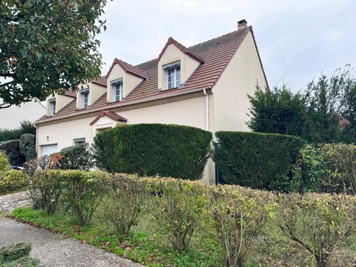 Casa di lusso a Saint-Witz, Val d'Oise