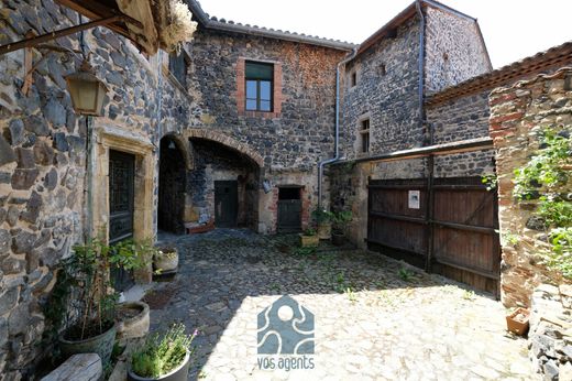 Luxus-Haus in Issoire, Puy-de-Dôme