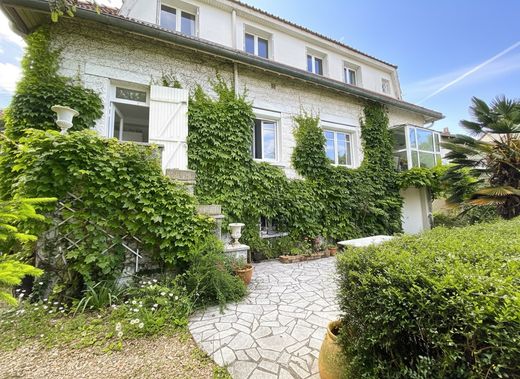 Luxus-Haus in Chennevières-sur-Marne, Val-de-Marne