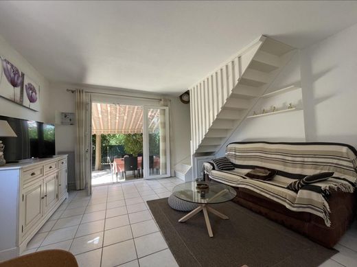 Luxury home in La Londe-les-Maures, Var