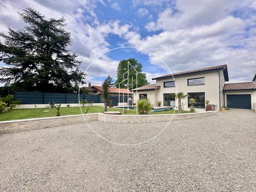 Villa in Salaise-sur-Sanne, Isère