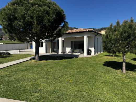 Villa in Saint-Alban-d'Ay, Ardèche