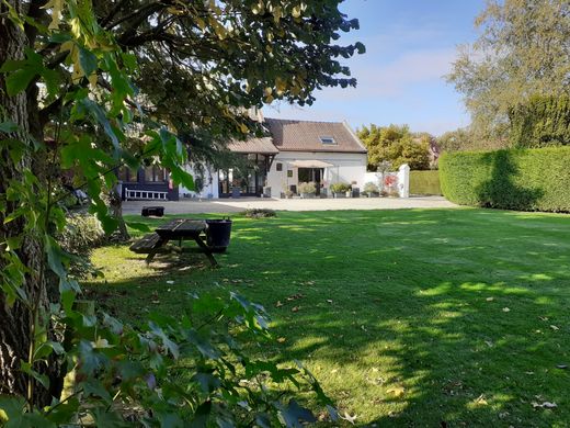 Luxury home in Sainghin-en-Mélantois, North