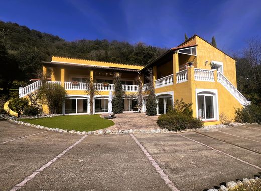 Maison de luxe à Arles-sur-Tech, Pyrénées-Orientales
