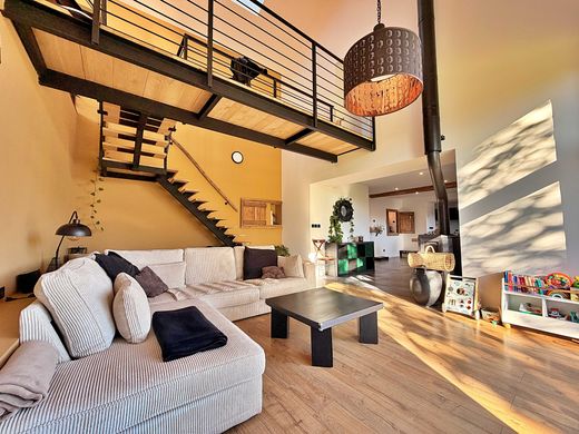 Casa de lujo en Sérézin-de-la-Tour, Isere