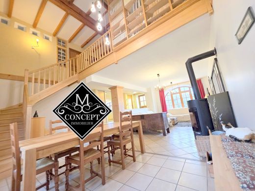 منزل ﻓﻲ Thusy, Haute-Savoie