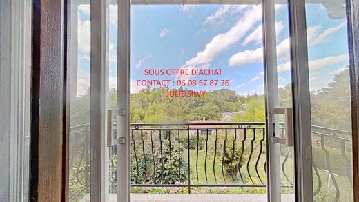 Luxus-Haus in Écully, Rhône