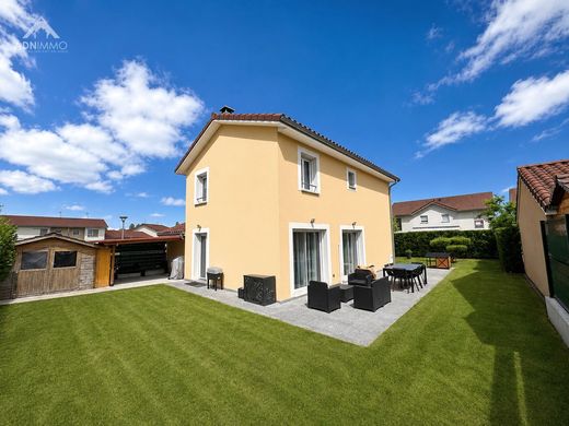 Luxury home in Saint-Genis-Pouilly, Ain