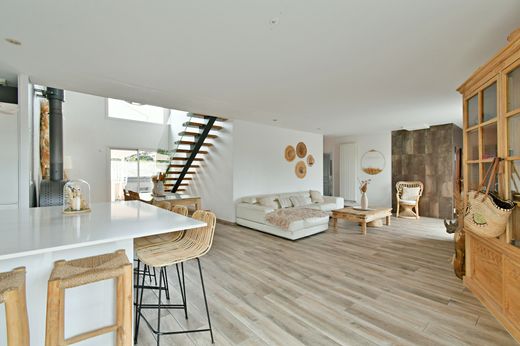 Luxury home in Cournon-d'Auvergne, Puy-de-Dôme