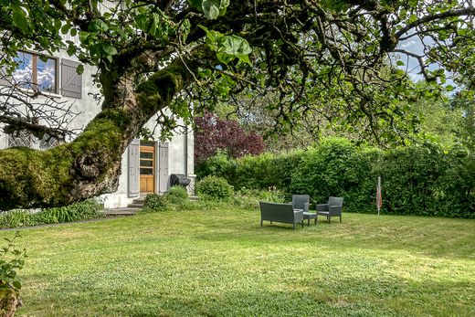 Luxury home in Divonne-les-Bains, Ain
