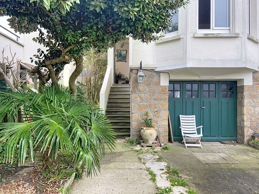 Luxury home in Donville-les-Bains, Manche