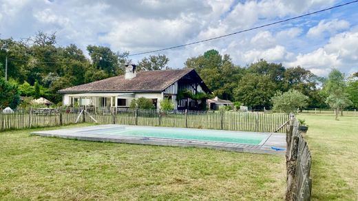 Luxus-Haus in Luxey, Landes