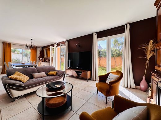 Villa in Lattes, Hérault