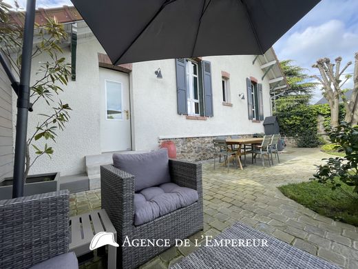 Maison de luxe à Rueil-Malmaison, Hauts-de-Seine