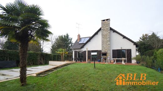 Casa di lusso a Perthes, Seine-et-Marne