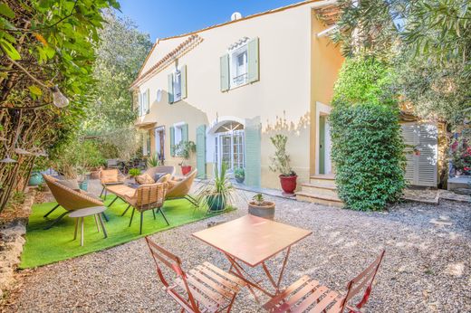 Luxus-Haus in Taradeau, Var