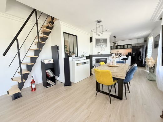 منزل ﻓﻲ Orgeval, Yvelines