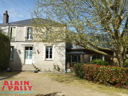 Casa di lusso a Cloyes-sur-le-Loir, Eure-et-Loir