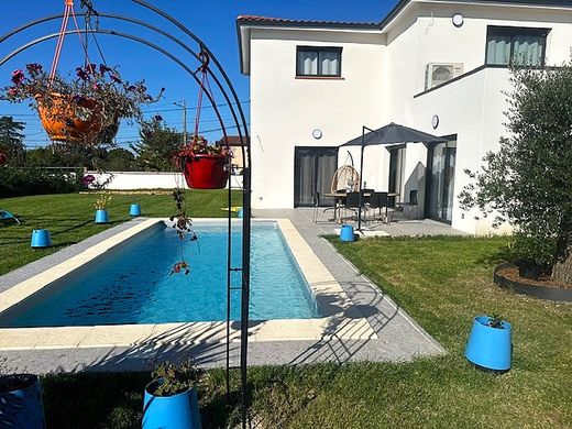 Luksusowy dom w Saint-Hilaire-de-Lusignan, Lot-et-Garonne